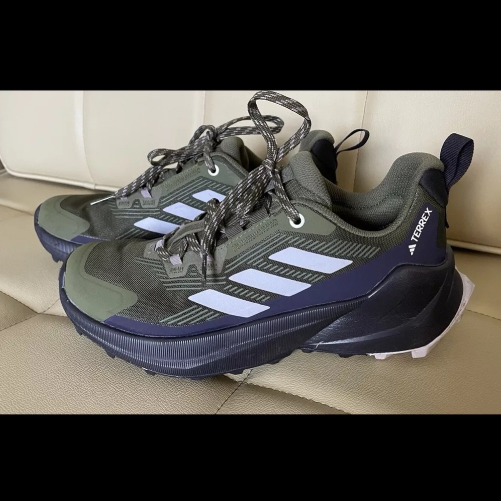 Adidas Women’s Green and Black Running Shoes